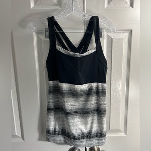 Athleta Stride Crunch & Punch Tank Size Small